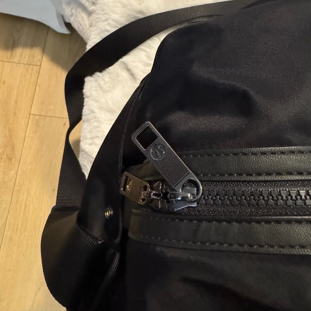 lululemon athletica Black Tote Bag - Picture 6 of 13